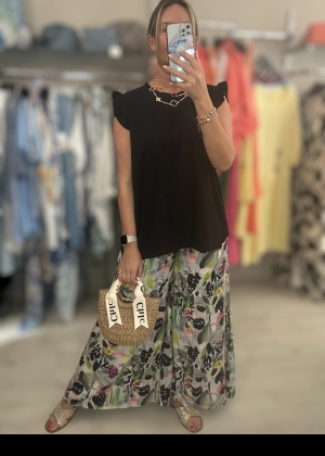 printedwidelegtrouser