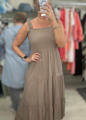 taupemaxidress