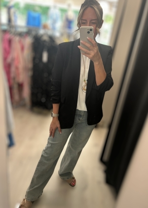 blackblazer  Thumb