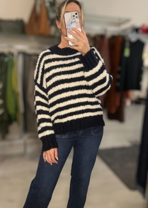 navystripeknit