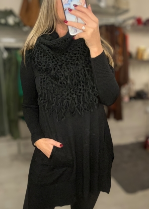 blackjumperandscarf