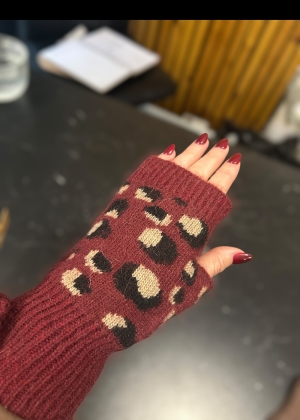 knittedhandwarmerwine