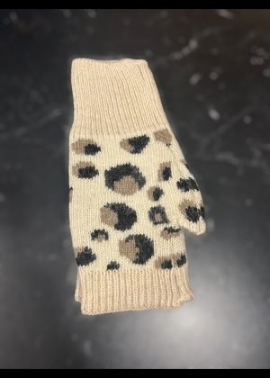 creamleopardhandwarmer Thumb