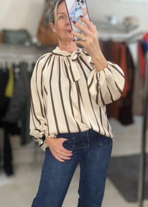 creamstripeblouse