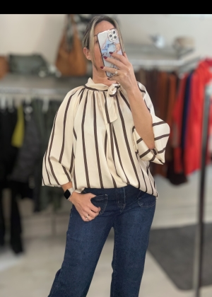 creamstripeblouse Thumb