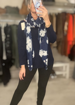navyscarf
