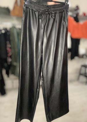 blackfauxleathertrousers
