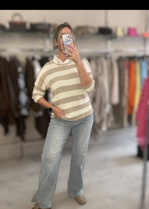 beigestripeknit Thumb