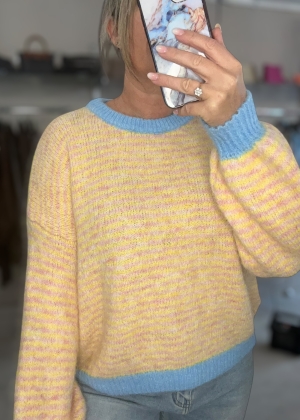 yellowstripeknit Thumb