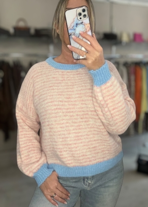 pinkstripeknit Thumb