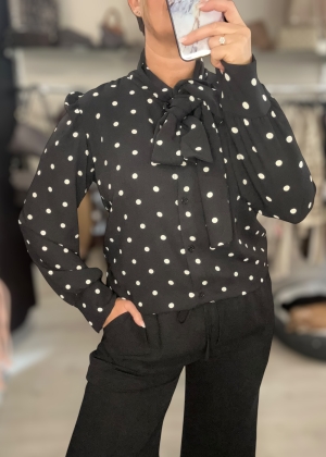 blackpolkadotblouse