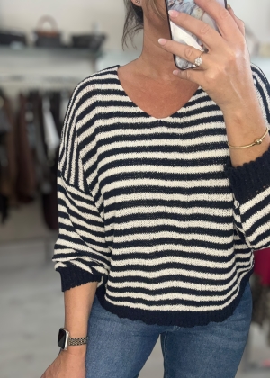 navystripeknit Thumb