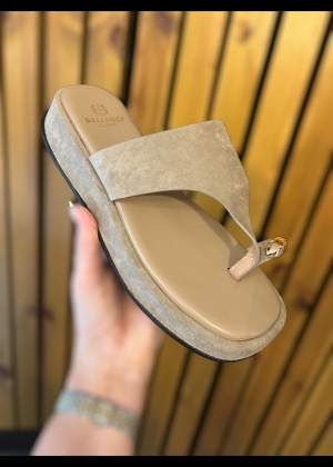 beigesandal Thumb