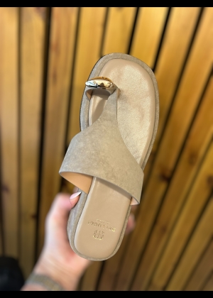 beigesandal Thumb