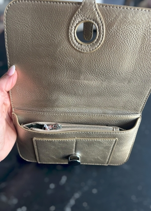 whitetravelwallet Thumb