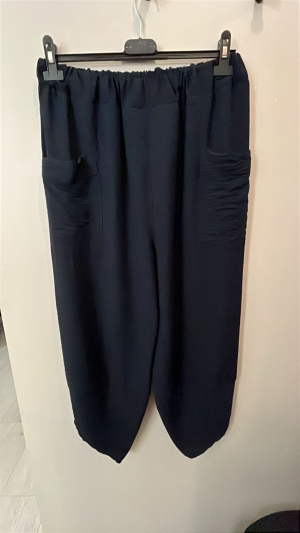 navybarrellegtrouser