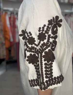 creamembroideredtop Thumb