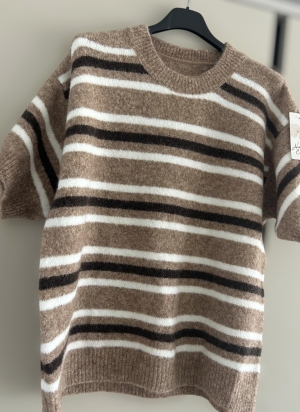 stripeknit Thumb