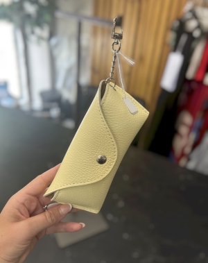 leatherglassescase Thumb