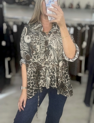 khakishirt