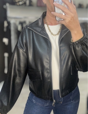 blackleatherjacket Thumb