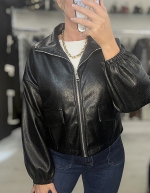 blackleatherjacket Thumb