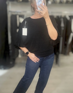 blackfrillsleeveknit Thumb