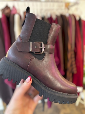 burgundyboot