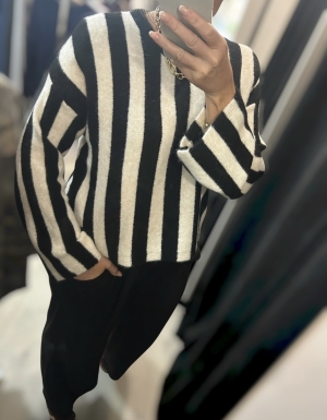 blackandwhitestripeknit Thumb