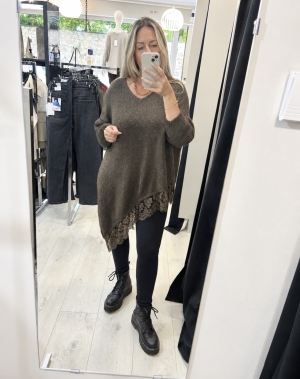 brownlacetrimknit