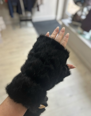 blackfauxfurhandwarmer