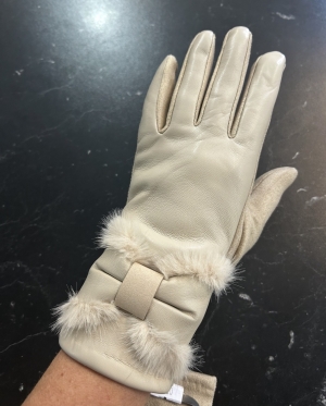 creamglove Thumb