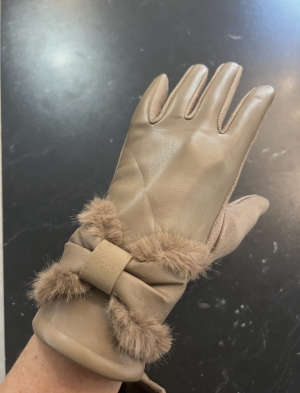 lightbrownglove Thumb