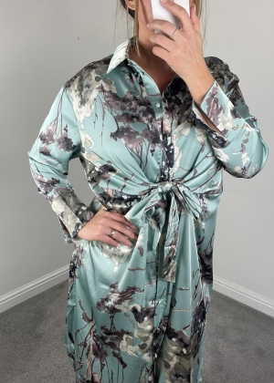 shirtdress