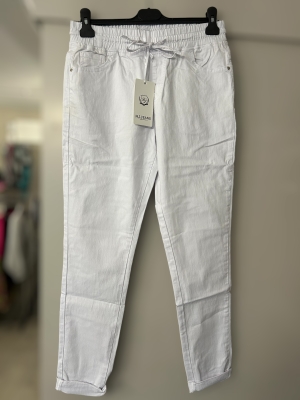 whitestretchjeans
