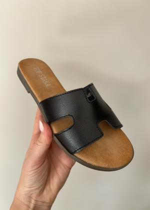 blacksandal 