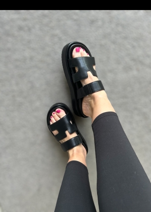 blacksandal