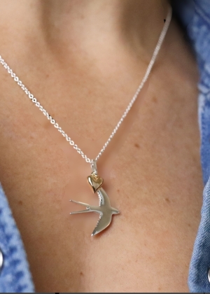 swallownecklace Thumb