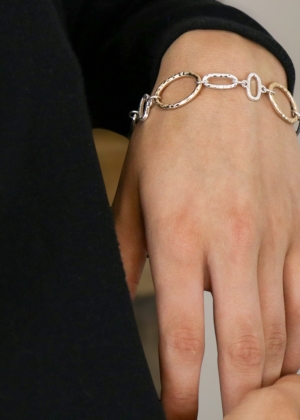 hoopsbracelet Thumb