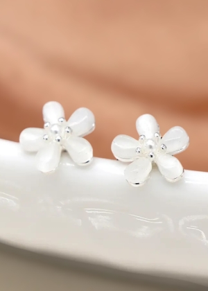 flowerearring Thumb
