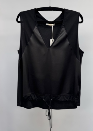 blackvesttop