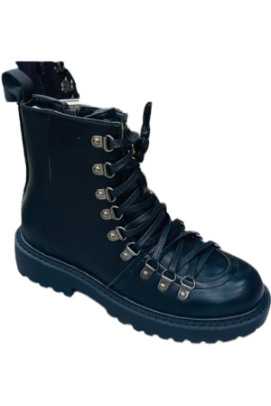 hollyhikerboot